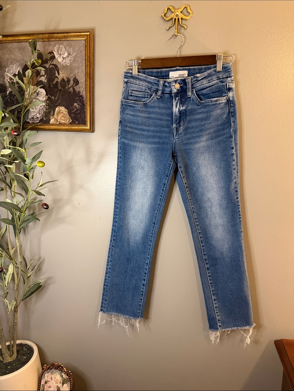 VERVET Size 26 Crop Slim Straight Jeans Raw Hem Medium Wash - Picture 3 of 6
